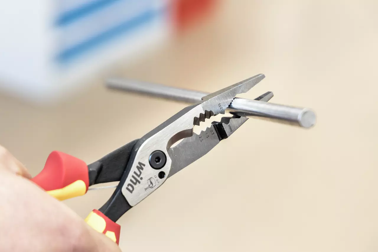 Wiha univerzalna električarska klešta 8u1 (W 45705) - Slika 3