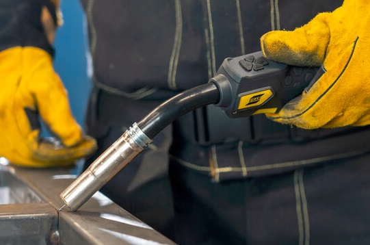 Esab aparat za zavarivanje Rustler EM350C PRO Synergic (161470)