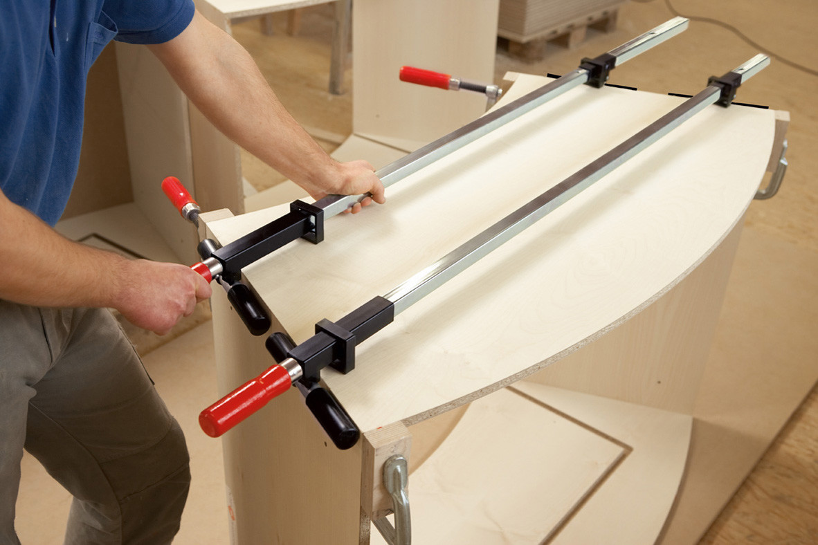 Bessey stega za stezanje pod uglom KS100