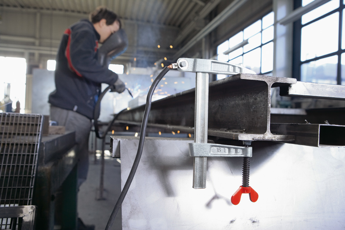 Bessey stega sa uzemljenjem LP-1